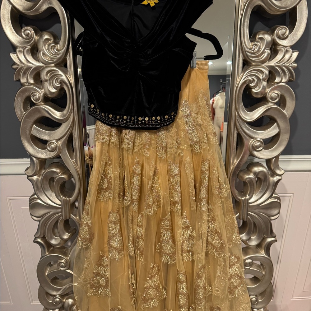 Chic Black and Gold A-Line Skirt
